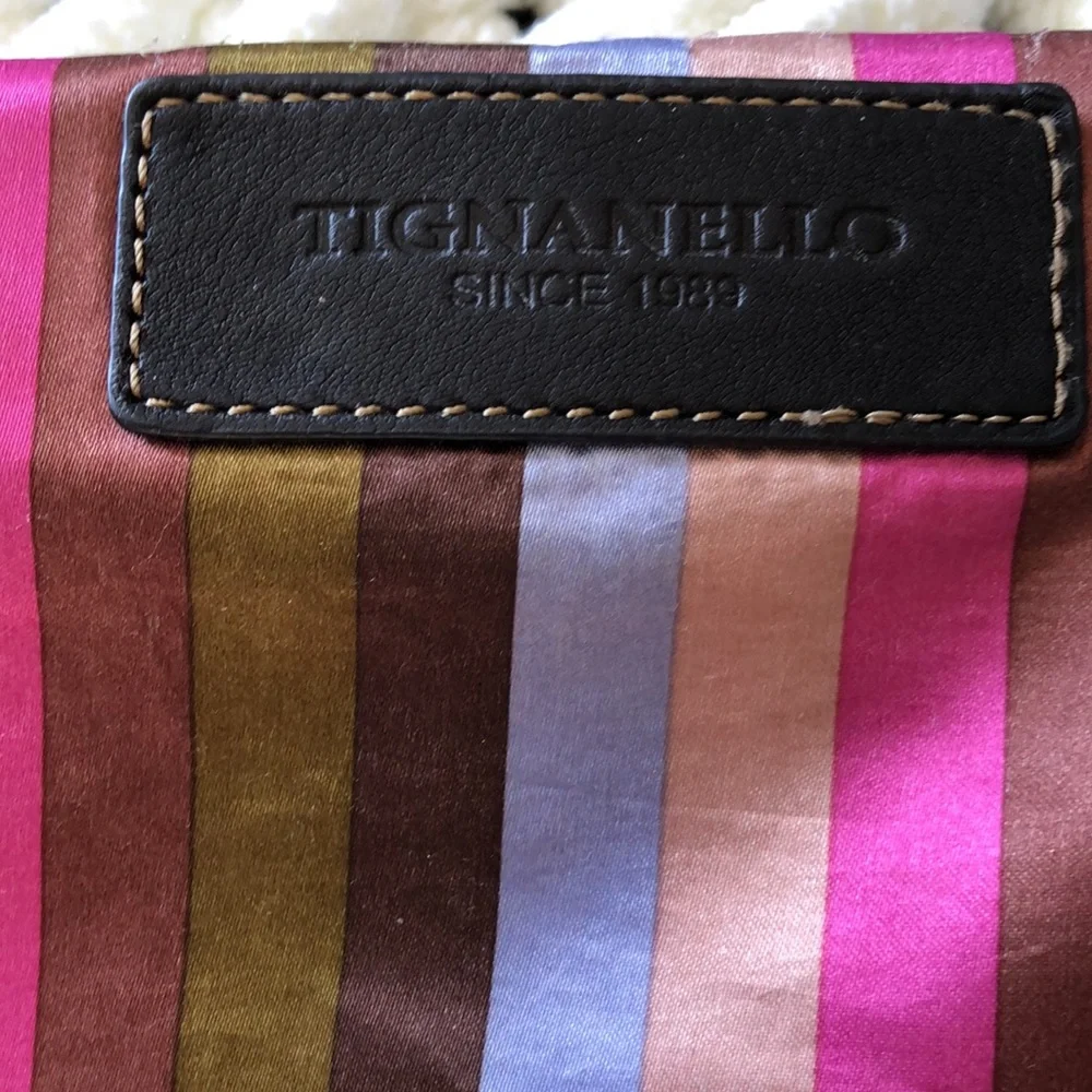 Tignanello large leather satchel. Black. 15 x 13 in. Magnetic closures. Flawless - Picture 8 of 10